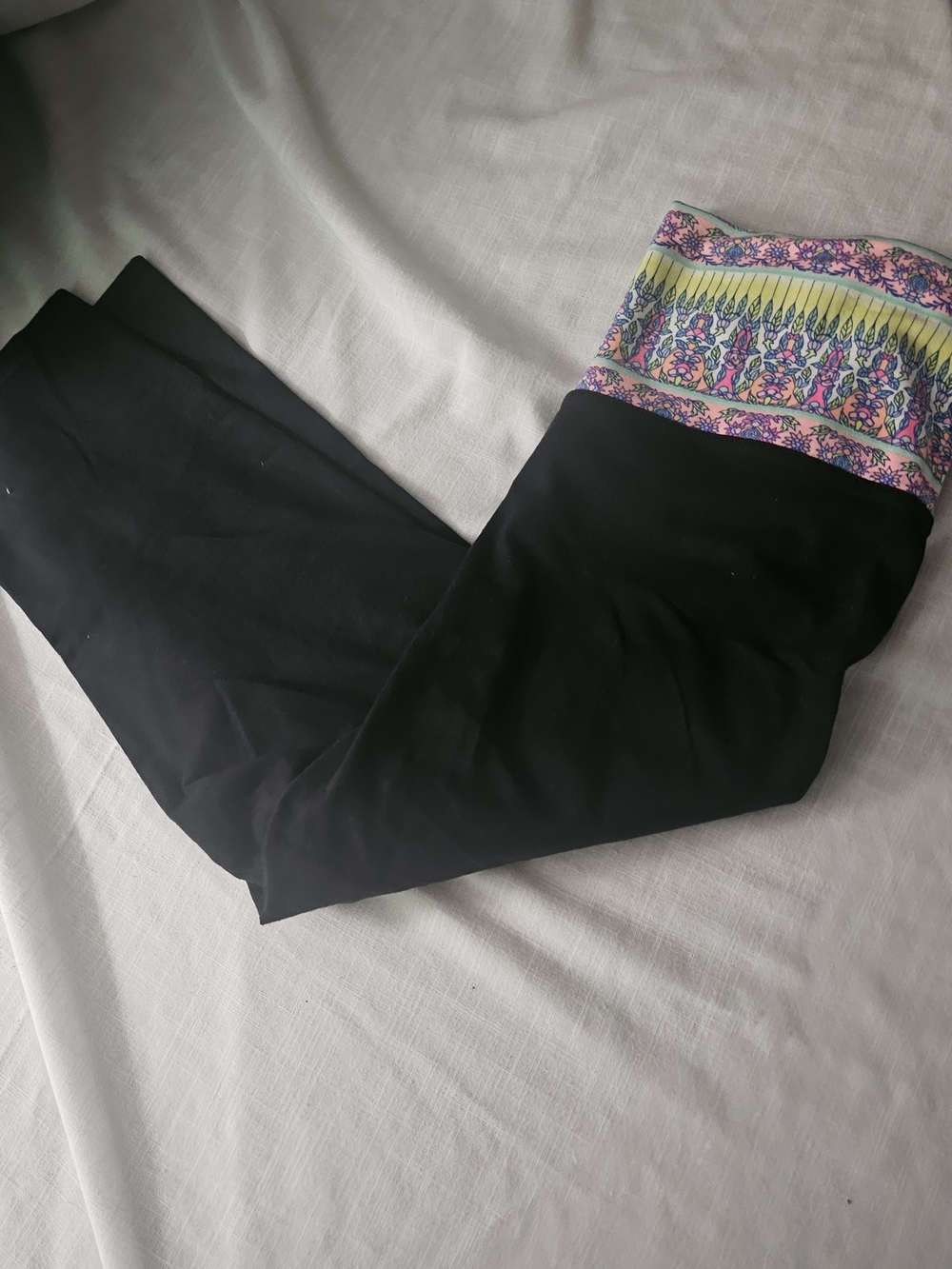 Victoria's Secret Black Leggings with Multicolor Printed Waistband